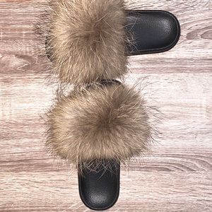 👉Summer Sale👈🏿 Fluffy Fur Slides- Get Yours🥰